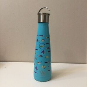Sip by Swell  Stainless Steel Water Bottle 15 oz (450 ml) Auqua Blue Fish Motif